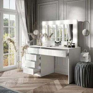 Elegant Dresser With Mirror